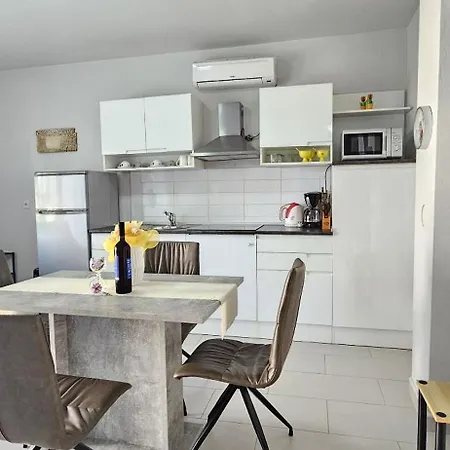 Pana Apartment Šilo