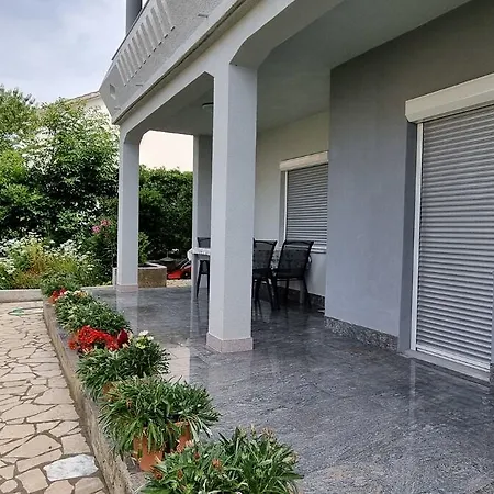 Pana Apartment