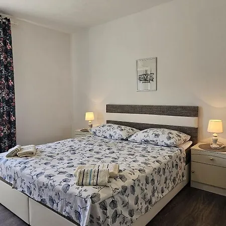 Pana Apartment