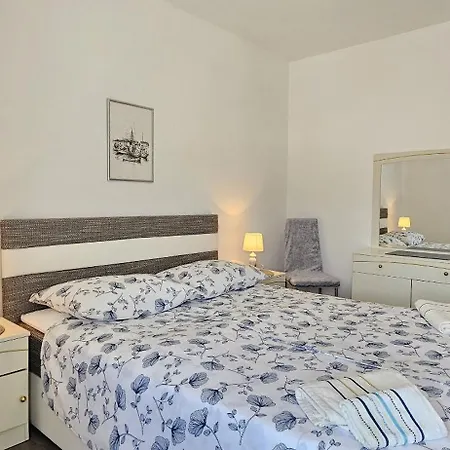 Apartament Pana *